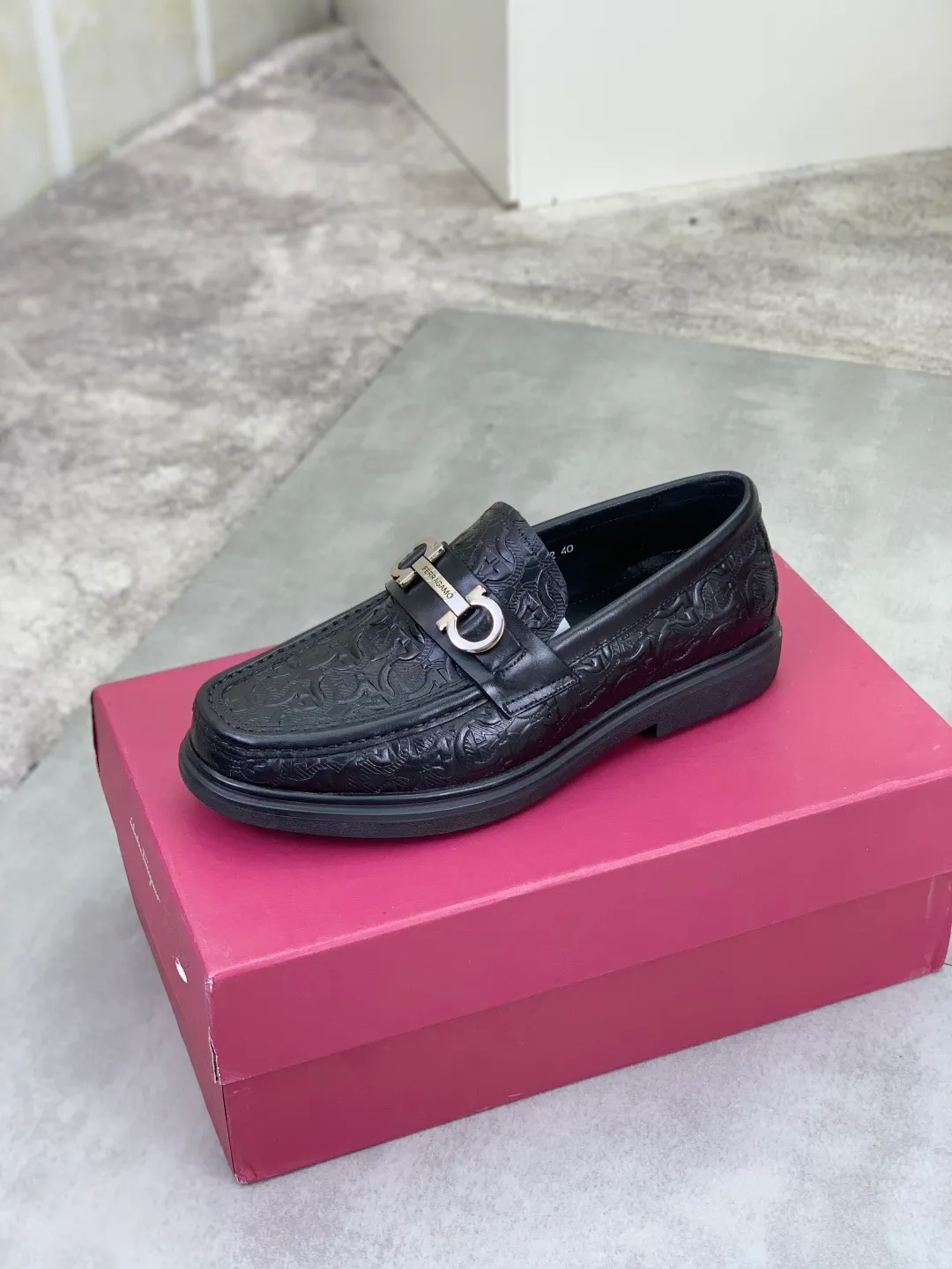 Men's Men's Shoes 💰P460💰[New Style] Water-dyed Niuli 🆘[Salvatore Ferragamo] Ferragamo's latest casual business leather shoes for men! Listed simultaneously! The fabric is made of specially imported original calfskin, and the interior is made of imported water-dyed cowhide. It is absolutely luxurious and leads the fashion trend. Matching code: 38-45; black optional